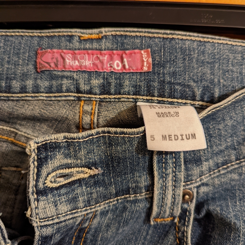 Women levi jeans